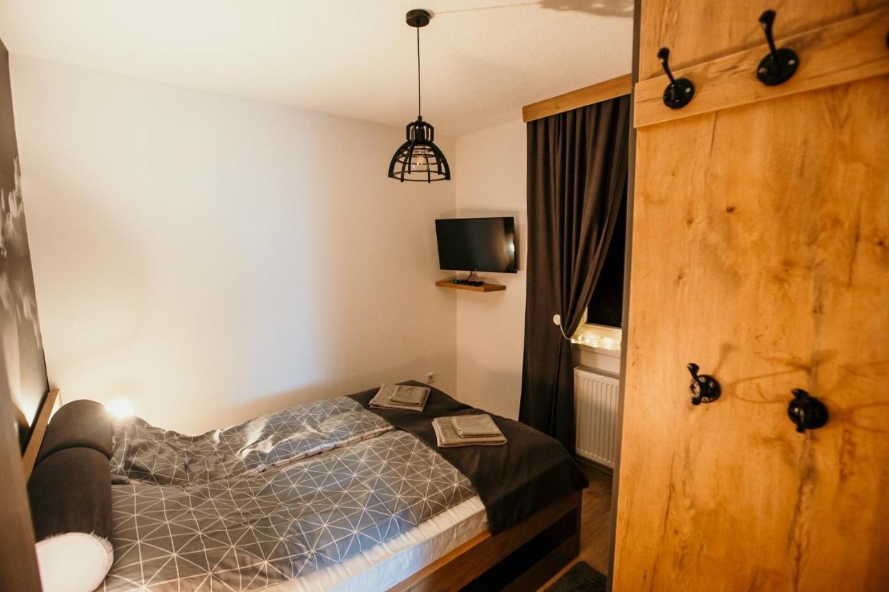 יהורינה Wolf Apartments מראה חיצוני תמונה