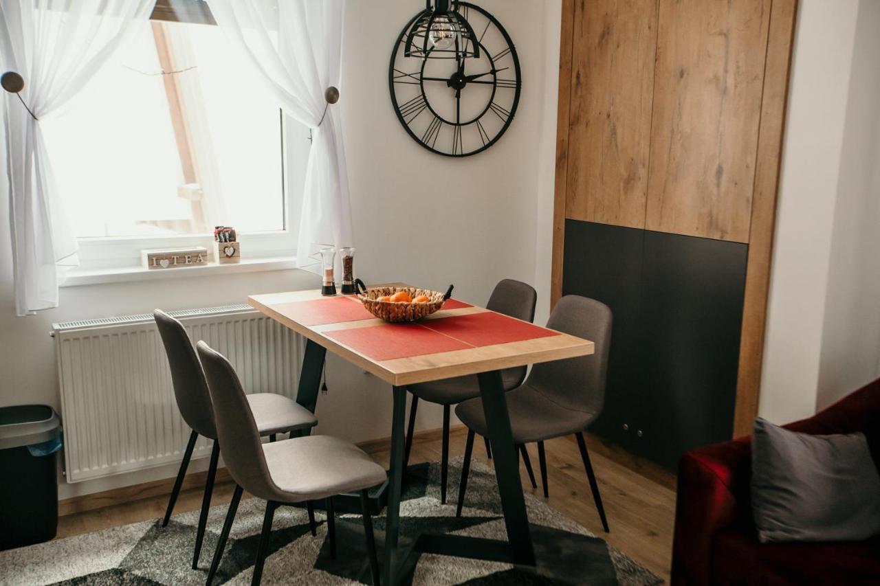 יהורינה Wolf Apartments מראה חיצוני תמונה